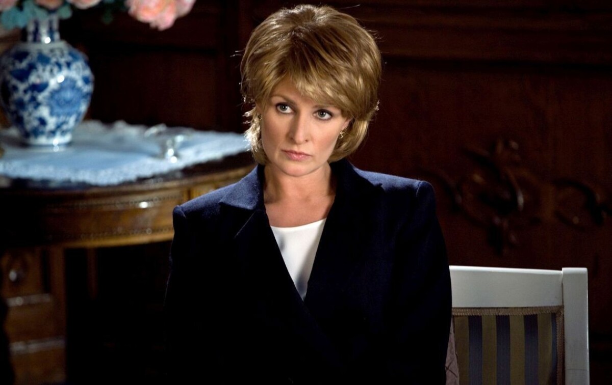 Lesley Harcourt (2011)