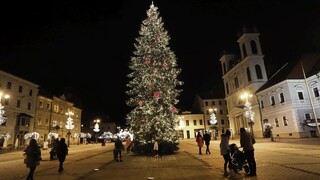 Pätina Slovákov by si bola ochotná požičať na vianočné darčeky, ukázal prieskum
