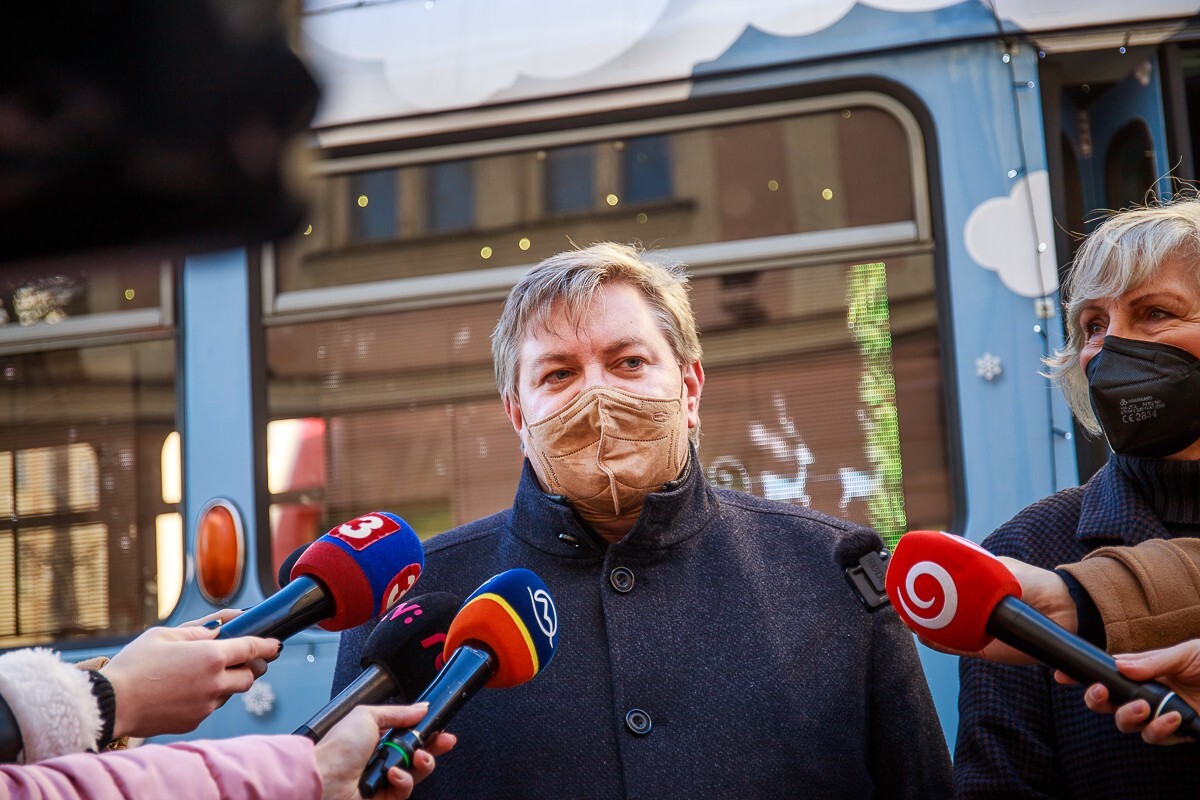 Vianočná električka v Bratislave