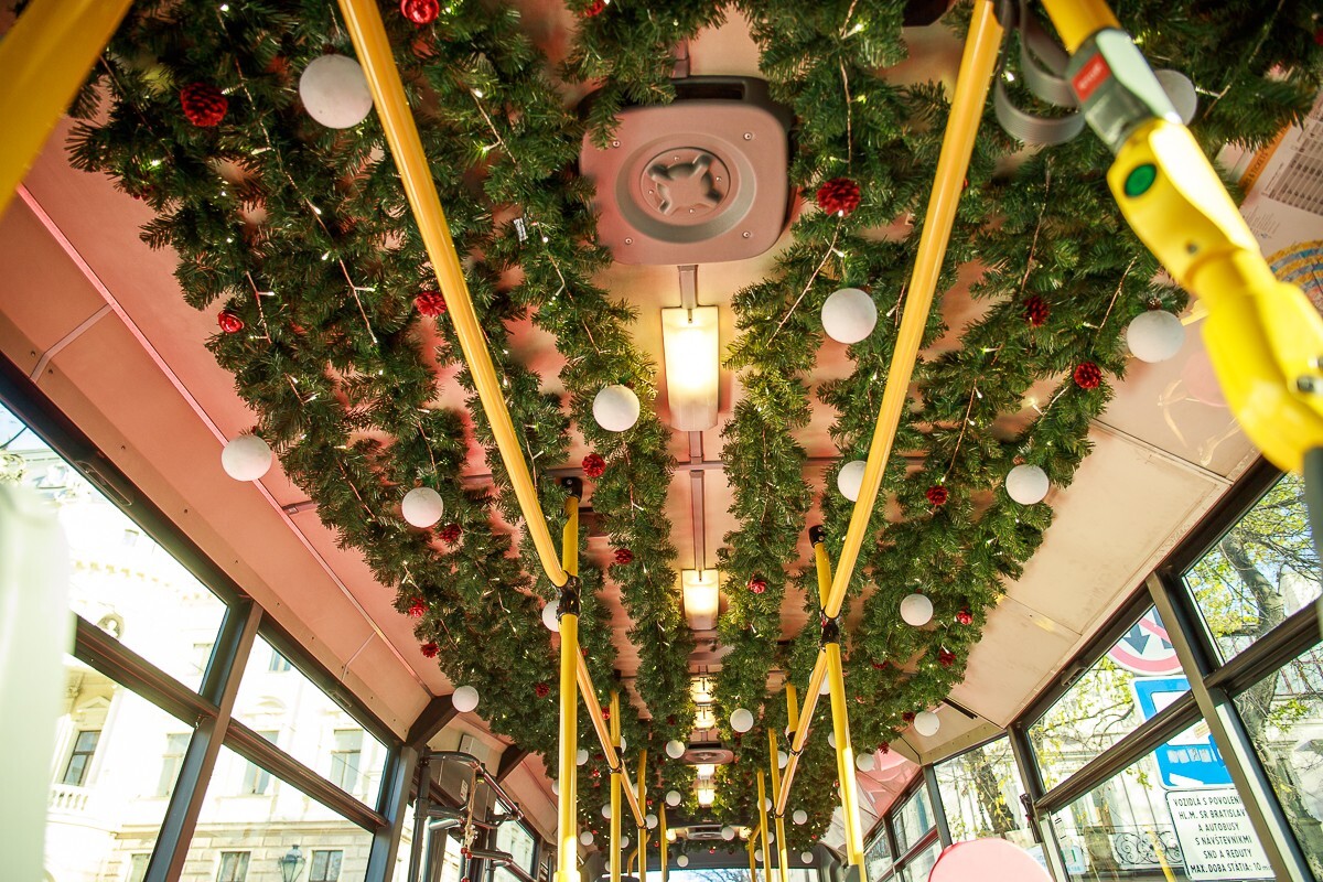 Vianočná električka v Bratislave
