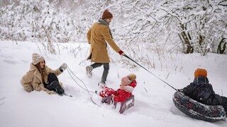 Viete, ako dlho je zdravé byť s deťmi na čerstvom vzduchu, keď udrú mrazy?