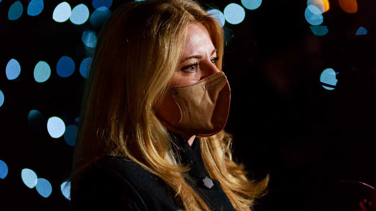 Rozsvietenie vianočného stromčeka pred prezidentským palácom