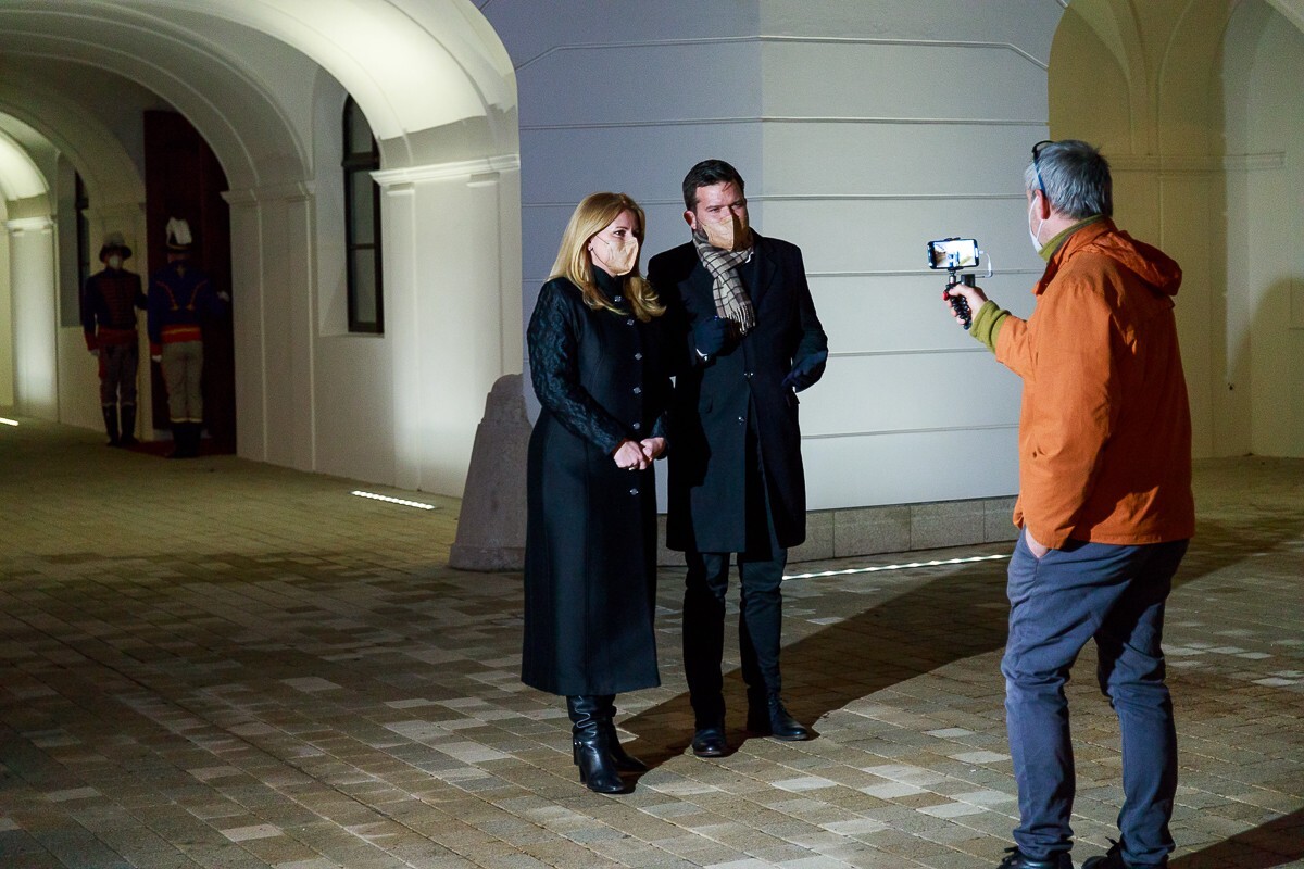 Rozsvietenie vianočného stromčeka pred prezidentským palácom