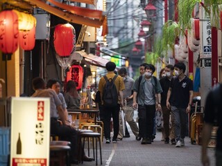 Hotové muky. Blíži sa sezóna bónenkai, Japonci majú z firemných večierkov hrôzu