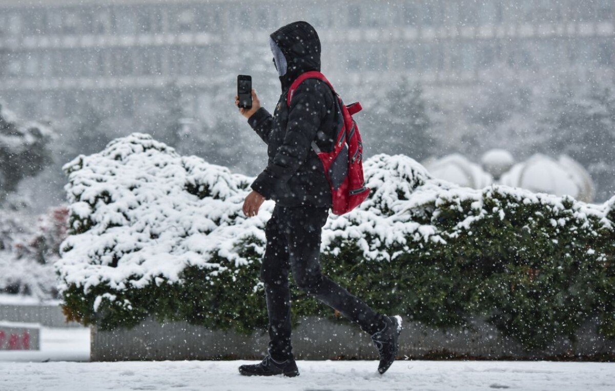 Sneženie v Bratislave.