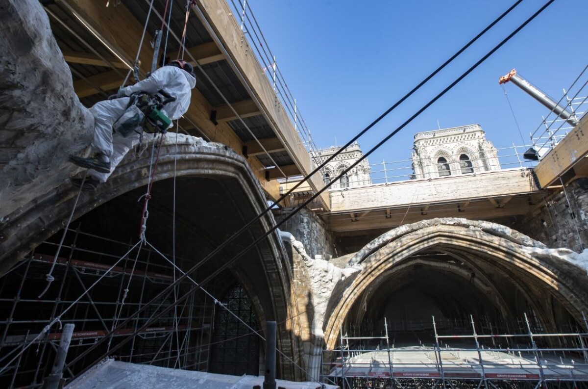 Street art či iné osvetlenie? Interiér katedrály Notre Dame možno prejde kontroverznou zmenou
