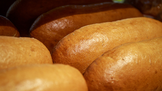 Chlieb bude ešte drahší, varujú potravinári. Problémy robí novela zákona