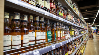 Česká vláda si uťahuje opasok. Prejde jej vyššia daň z alkoholu, alebo to bude jej koniec?