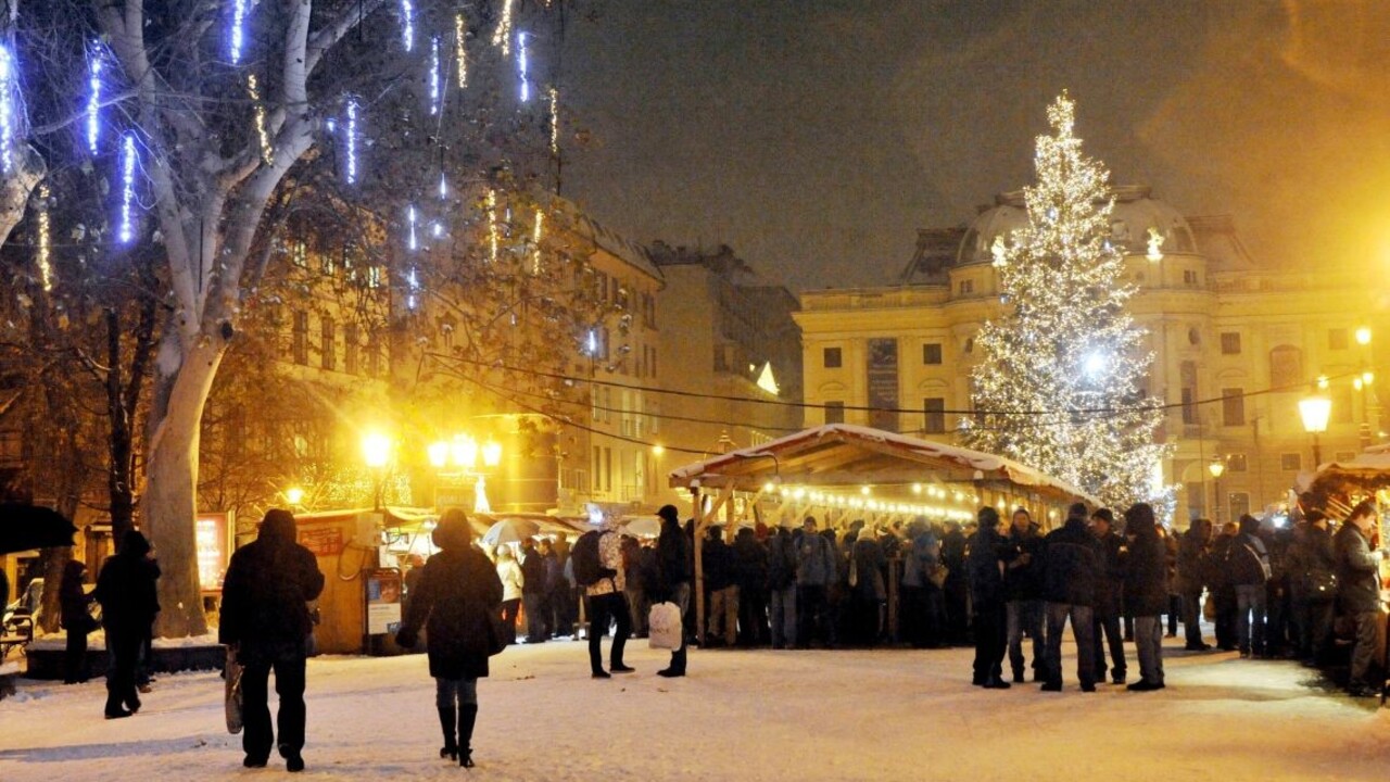 Budú zasnežené Vianoce? Na Slovensko začne prúdiť chladný morský vzduch, bude i mrznúť