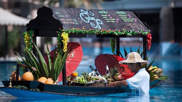 Plávajúca loď plná dobrôt hotela Anandara The Palm Dubai.