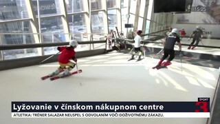 V nákupných centrách v Číne sa objavili lyžiarske automaty. Majú prilákať deti k športu