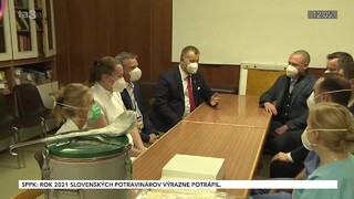 Heger a Kollár ďakovali záchranným zložkám kapustnicou a koláčmi