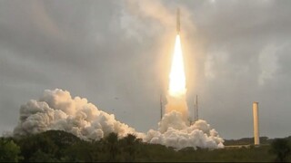 Z kozmodrómu Kourou odštartovala raketa Ariane 5. Na palube má vesmírny ďalekohľad Jamesa Webba