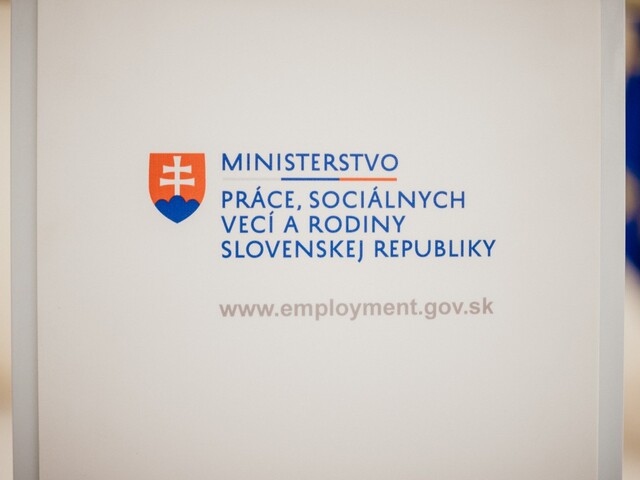 Za aktivačné práce 87 eur mesačne. Rezort práce predstavil projekt pre dlhodobo nezamestnaných
