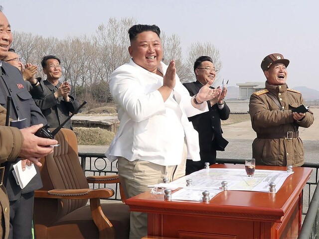 Nový raketový test KĽDR. Kim sľubuje zdvojnásobiť jadrové úsilie, pripravuje sa tým na vojenské hrozby zo Západu