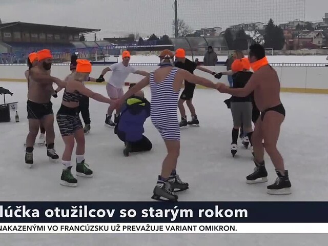 Vodu vymenili za ľad. Otužilci sa so starým rokom lúčili na klzisku, zima im nebola