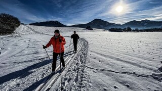 FOTO: Aj takto trávia Slováci posledný deň v roku. Niektorí uprednostnili lyžovačku, iní siahli po korčuliach