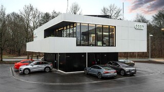 Audi otvorilo v Nemecku luxusnú nabíjaciu stanicu pre elektromobily
