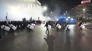 Ak nezložia zbrane, budú zlikvidovaní, hrozí Kazachstan. Protestujúci môžu dostať aj doživotie
