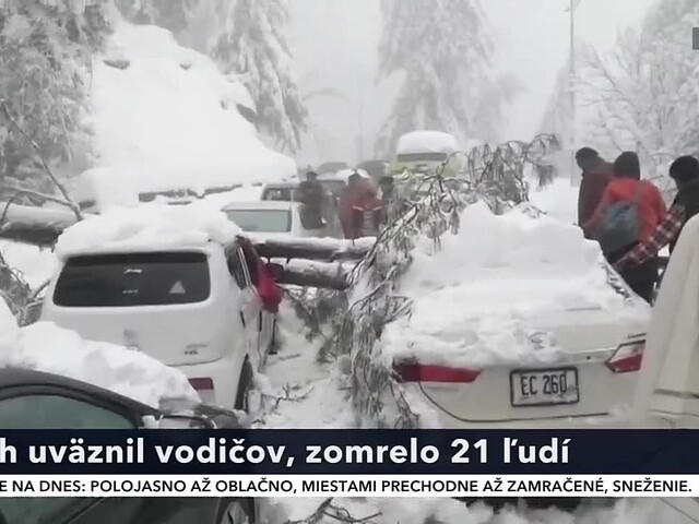 Silné sneženie v Pakistane si vyžiadalo niekoľko obetí. Pomôcť musela aj armáda