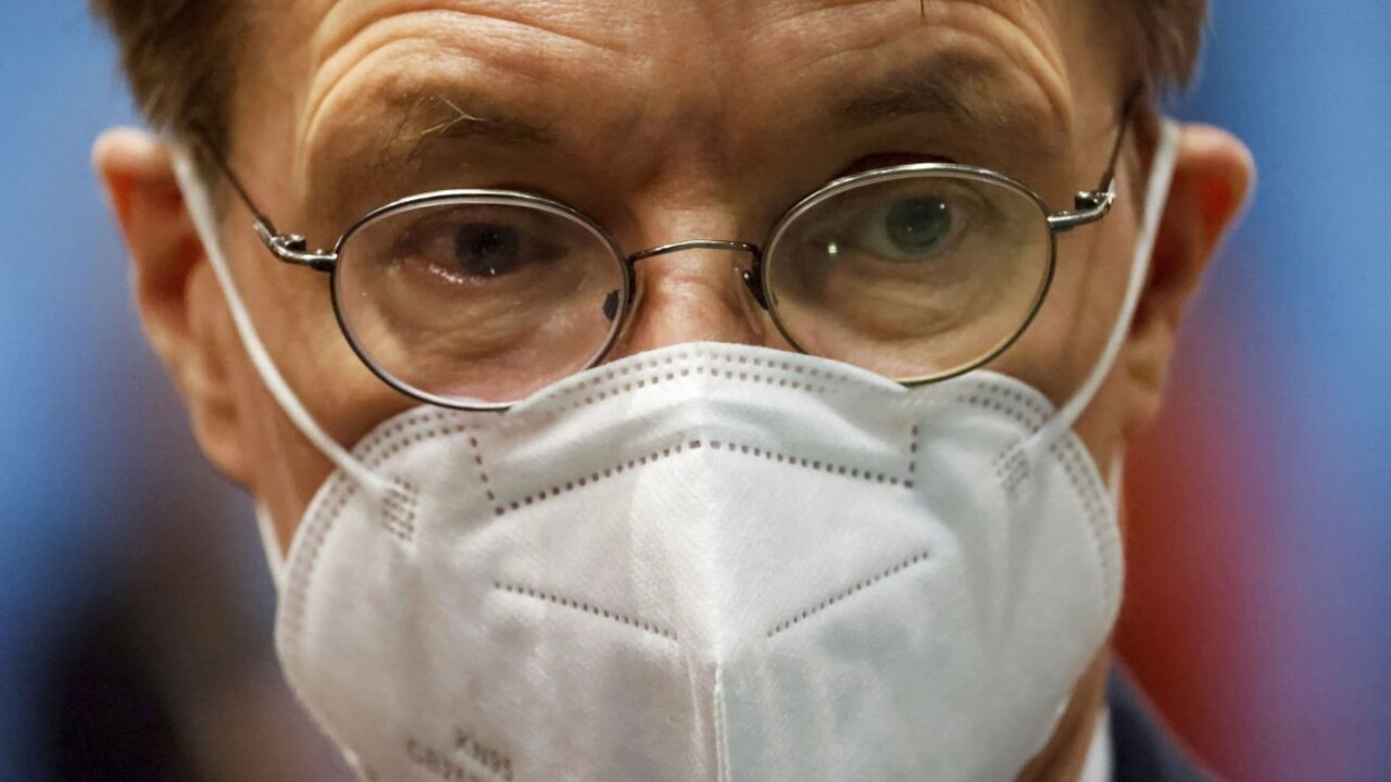 Nemecko má rokovať o povinnej vakcinácii. Minister Lauterbach zdôrazňuje jej význam