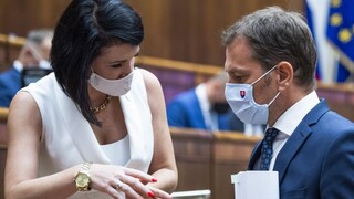 Žiaci sa mohli učiť ešte tri týždne online, hovorí Matovič. Podľa Cigánikovej je však semafor nastavený dobre