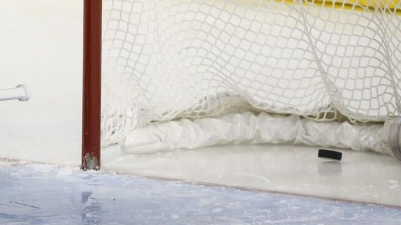 NHL: Český brankár zažil víťazný debut. Anaheim zdolal Detroit po samostatných nájazdoch