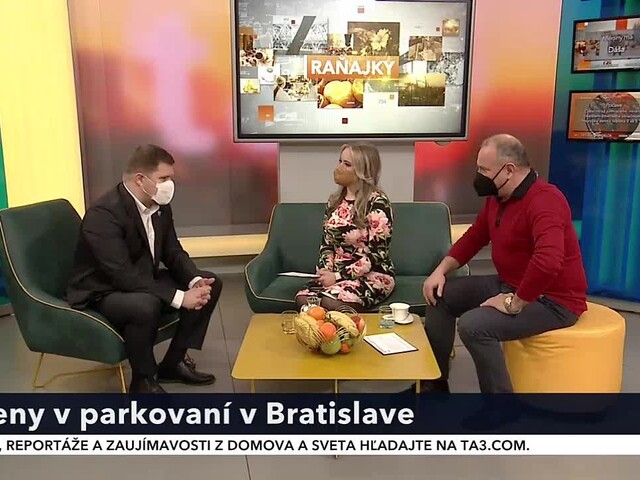 V Bratislave začína platiť parkovacia politika. Stalo sa však to, čo sa nemalo, tvrdí starosta Petržalky