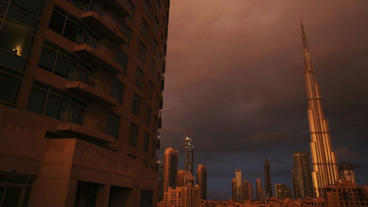 Za zosmiešňovanie protipandemických opatrení hrozia v SAE pokuty aj väzenie