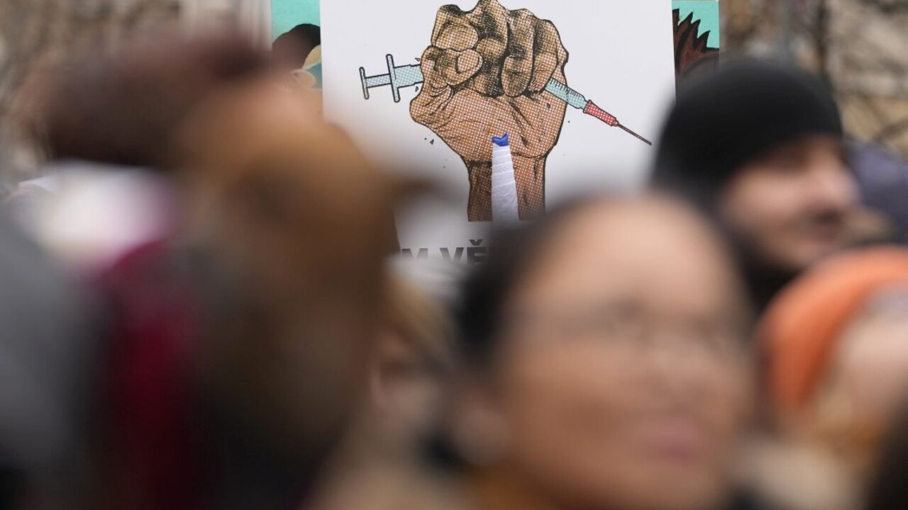 V Prahe sa opäť konal protest proti povinnému očkovaniu. Neberte nám slobodu, ozývalo sa z námestia