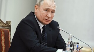 Niektoré Macronove návrhy na riešenie krízy je možné prevziať, uviedol Putin po rokovaní