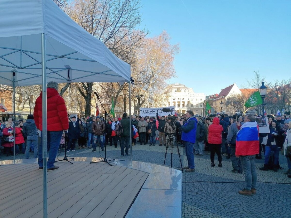 Protest v centre Bratislavy proti dohode s USA