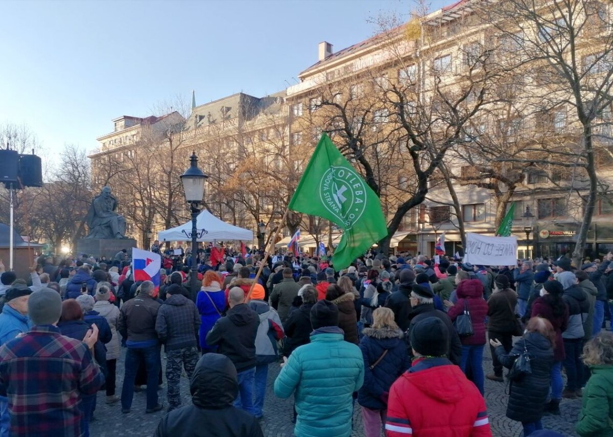 Protest v centre Bratislavy proti dohode s USA