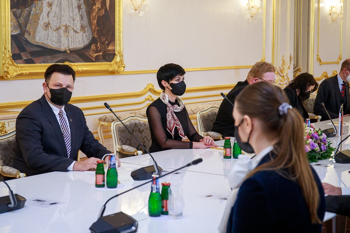 Predsedníčka českej poslaneckej snemovne Markéta Pekarová Adamová rokuje s Kollárom