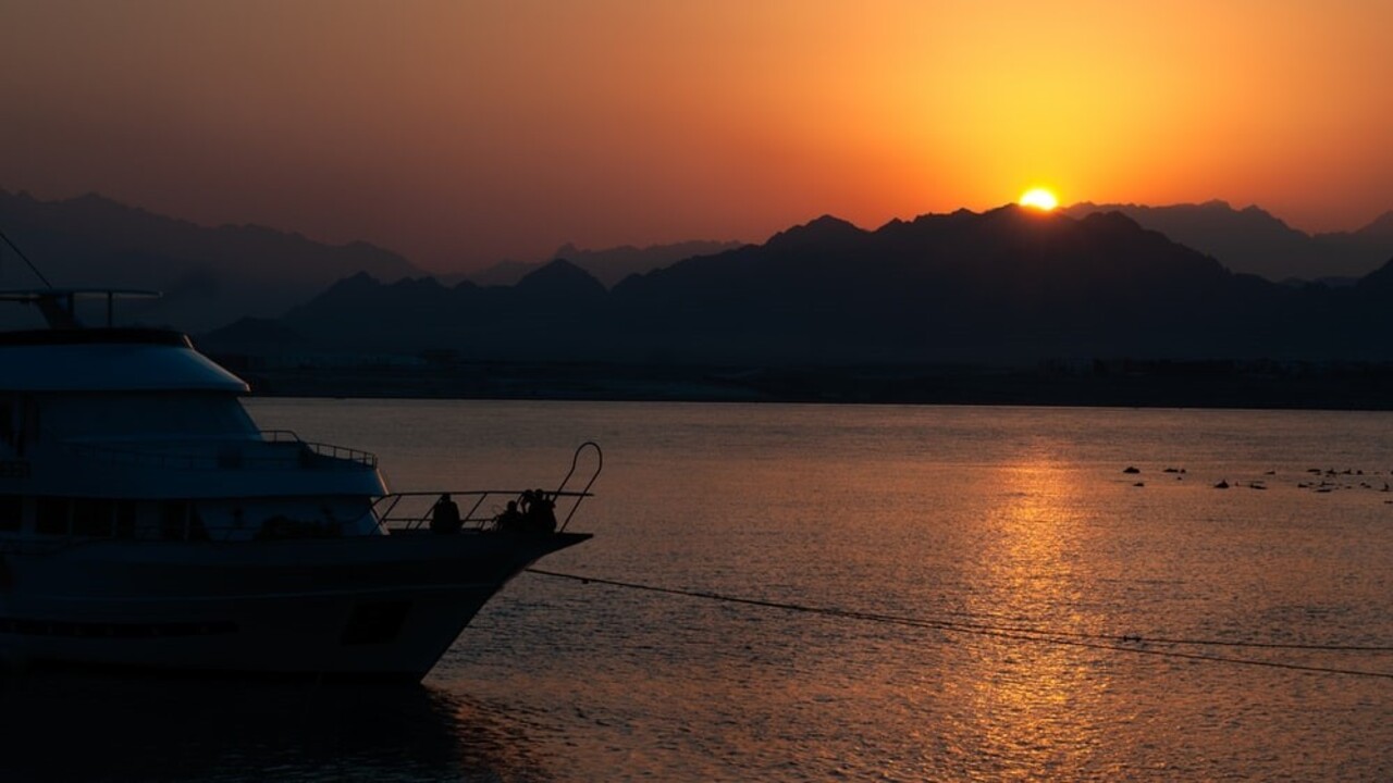 Oranžová záplava a Červené more.