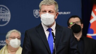 Lengvarský ďalej podporuje povinné očkovanie, právna analýza je hotová