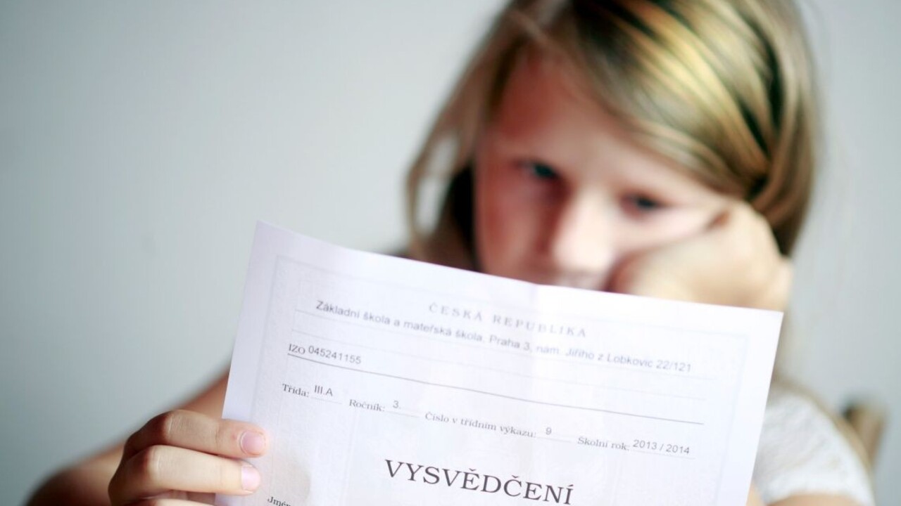 Polročné vysvedčenie podľa odborníkov: Odmenu za dobré známky nesľubujte