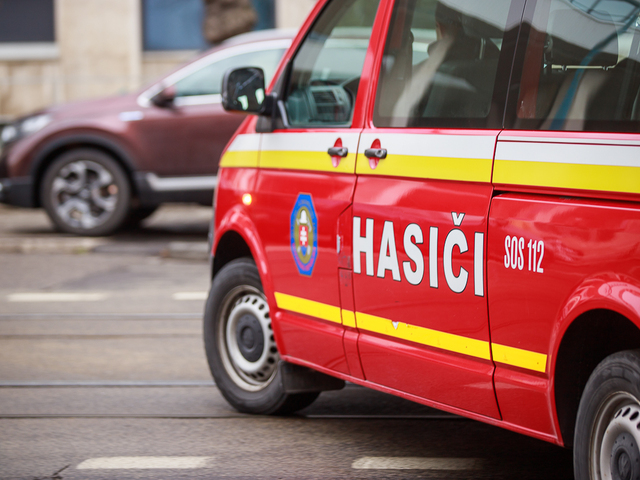 V bratislavskom Ružinove unikal plyn, evakuovať museli bytový dom