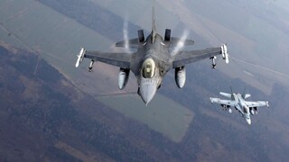 Ukrajinský minister obrany vyzval zahraničných pilotov F-16, aby sa pridali na stranu Kyjeva