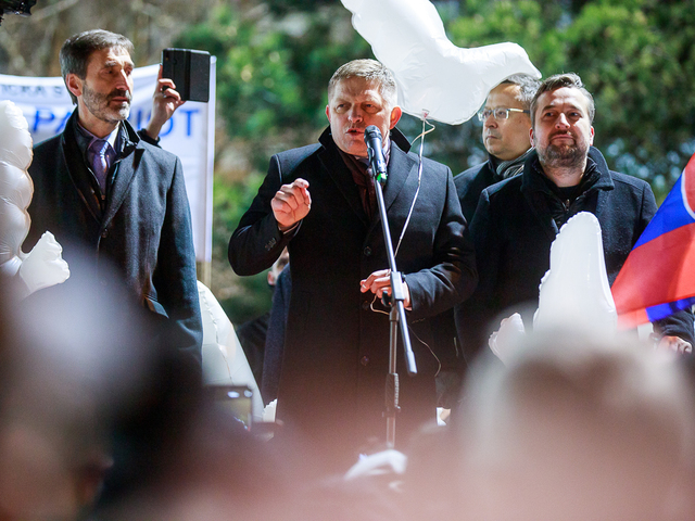 Smer pripravil referendovú otázku, ideme o nej rokovať s partnermi, povedal Blanár