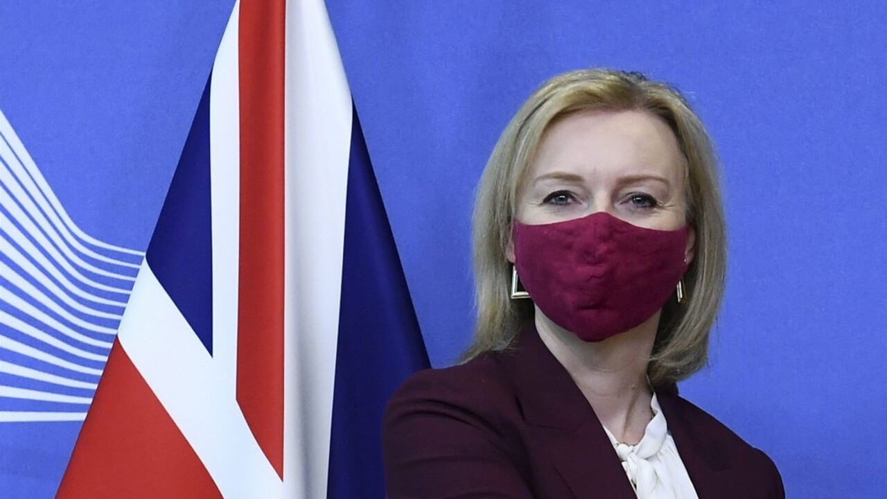 Británia pripravuje zákon o sankciách voči Rusku. Cieľom je odradiť Moskvu od invázie na Ukrajinu