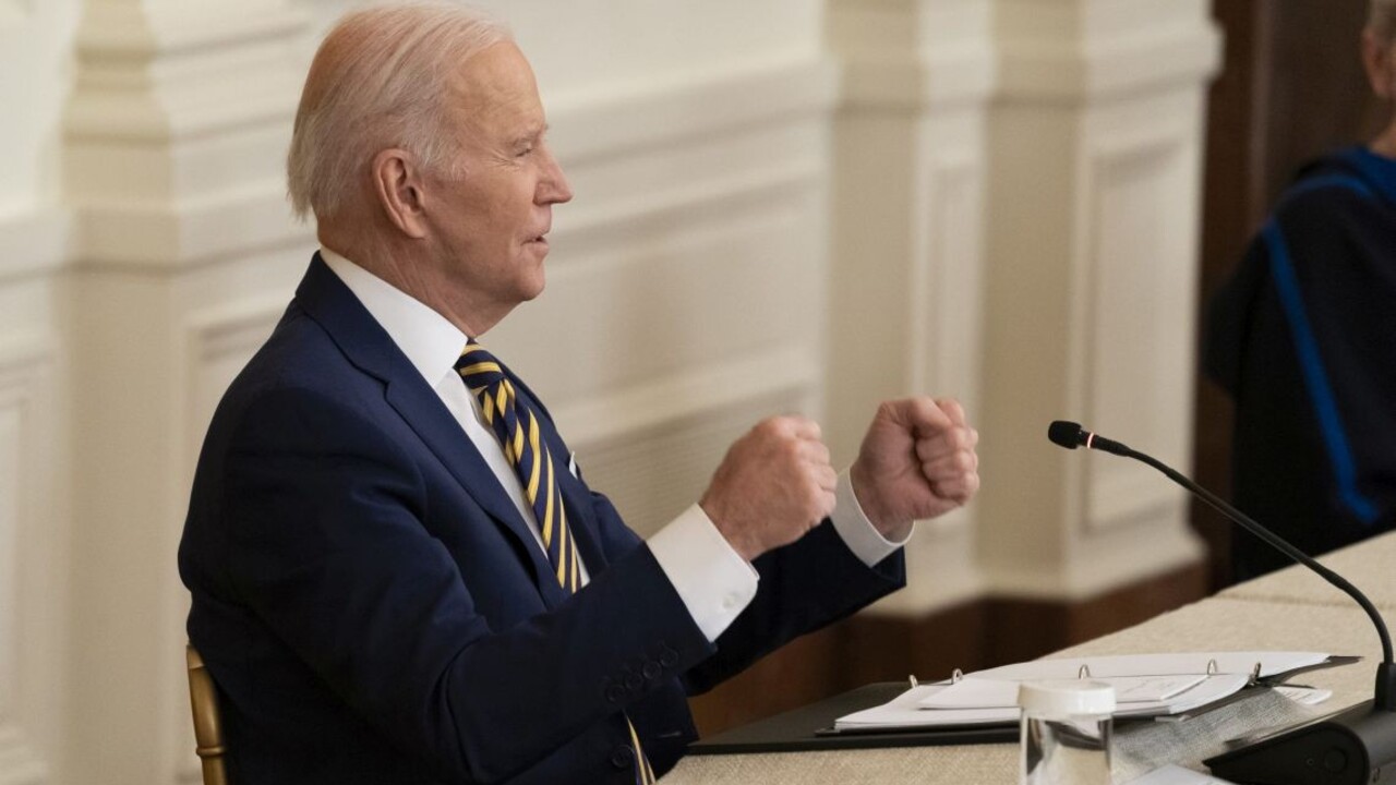 Sme pripravení na akýkoľvek scenár ohľadom Ukrajiny, hovorí Biden