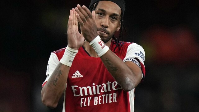 Futbal: Aubameyang údajne prestúpil do Barcelony ako voľný hráč