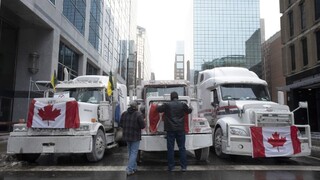 Kanadská polícia uvoľnila ulice pred parlamentom, ktoré blokovali protestujúci kamionisti
