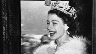Jej korunovácia bola prvým živým prenosom britskej televízie. Alžbeta II. na trón zasadla ešte ako 25-ročná