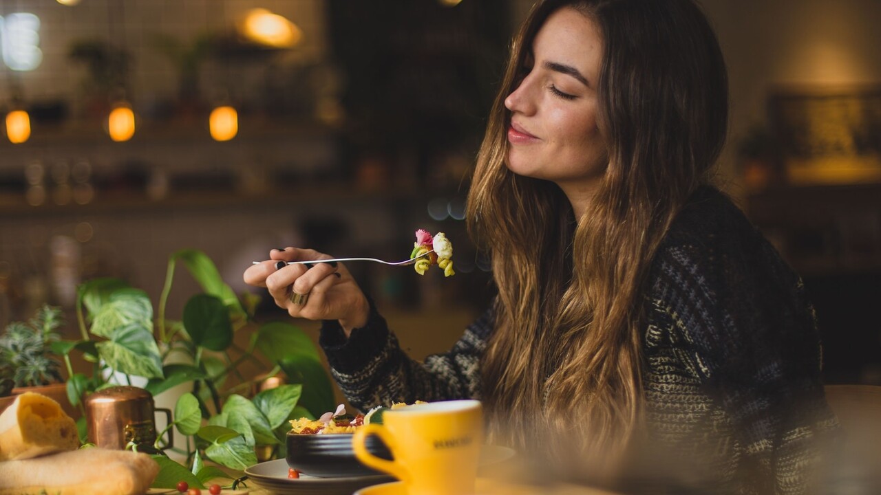 Zdravotné riziká nočného jedenia sú vážne. Priberanie je najmenší strašiak