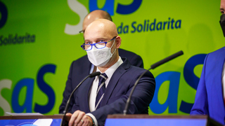 Koronavírus v školách ustupuje. Maturity sa budú konať v štandardnom režime, uviedol Gröhling