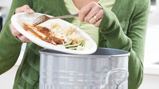 Potraviny, ktoré nevyhadzujte ani po záruke: Týmto zásobám v skutočnosti nič nie je