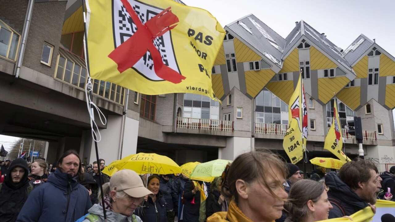 Holanďania žiadajú zrušiť používanie covidpasov. Pod petíciu sa podpísalo už viac ako pol milióna ľudí