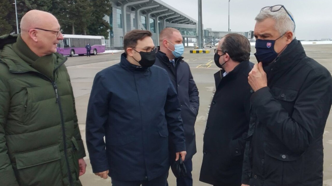 O ruskej agresii sa môžu presvedčiť sami. Korčok spoločne s Lipavským a Schallenbergom navštívili Luhanskú oblasť